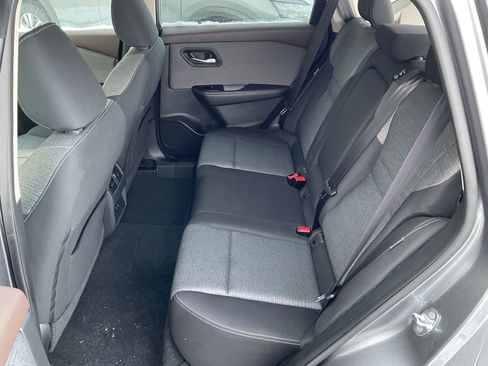 Used 2022 Nissan Rogue SV image 20