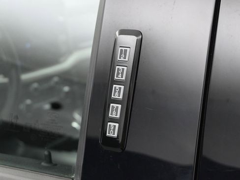 Used 2023 Ford F150 Lightning XLT image 28