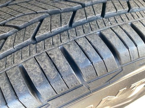 Used 2020 Buick Enclave Essence w/ Sport Touring Edition image 18