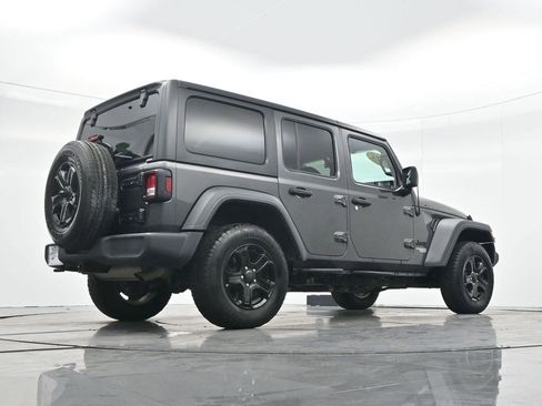 Used 2018 Jeep Wrangler Unlimited Sport S image 29