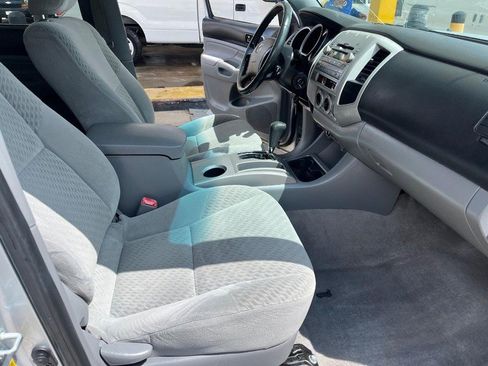 Used 2011 Toyota Tacoma PreRunner w/ SR5 Pkg #2 RWD image 8