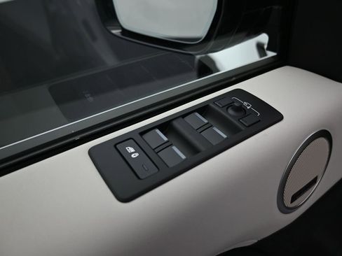 New 2025 Land Rover Discovery S AWD/4WD image 20