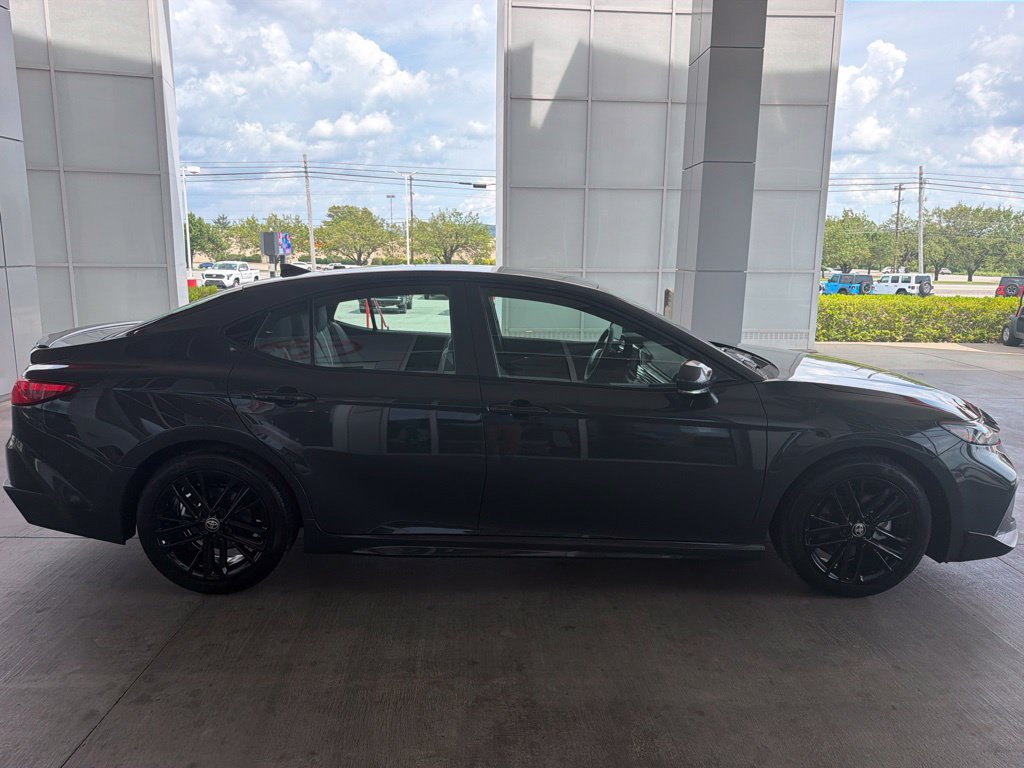 Used 2026 Toyota Camry SE FWD image 12
