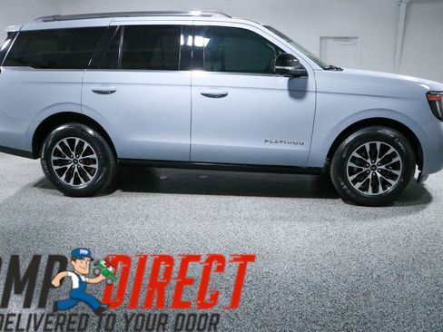 Used 2025 Ford Expedition Platinum AWD/4WD image 6