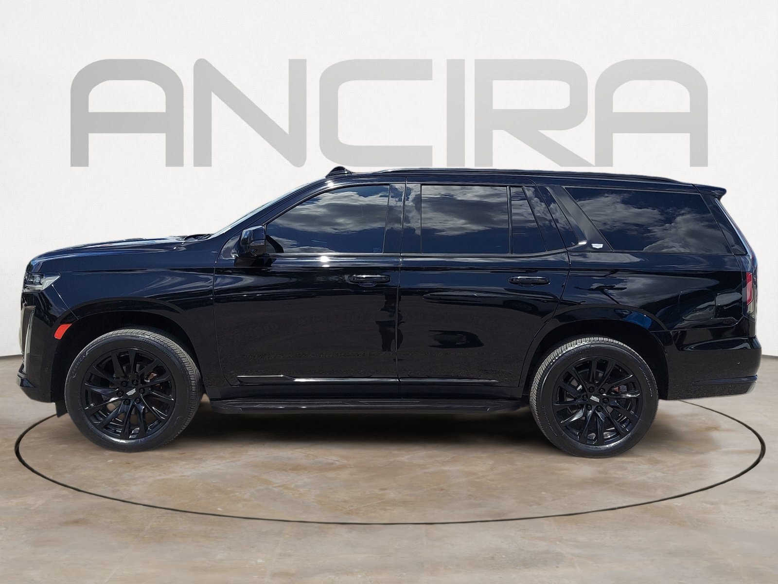 Used 2023 Cadillac Escalade Premium Luxury RWD image 7