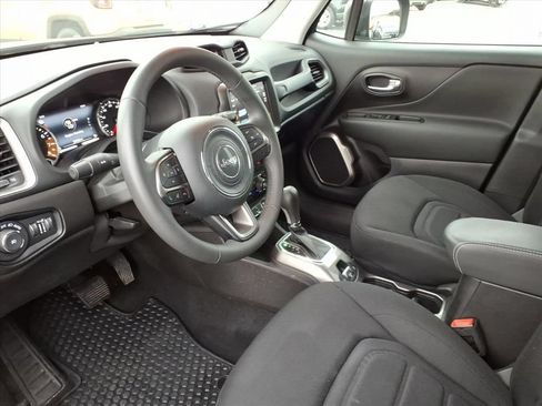 Certified 2022 Jeep Renegade Latitude AWD/4WD image 7