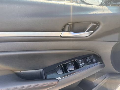 Used 2024 Nissan Altima 2.5 SR FWD image 5