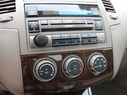Used 2006 Nissan Altima 3.5 SL image 16