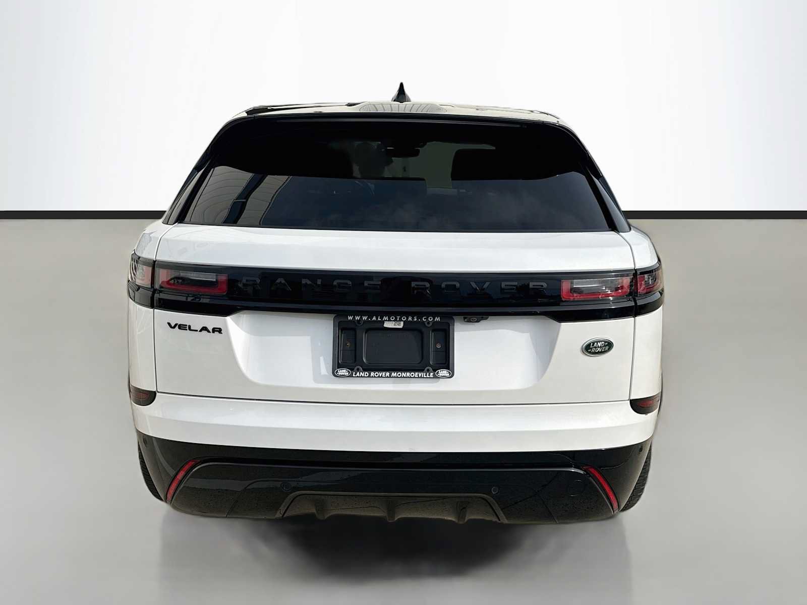 Certified 2023 Land Rover Range Rover Velar R-Dynamic S AWD/4WD image 4
