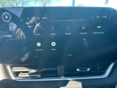 Used 2025 Chevrolet Equinox LT w/ Convenience Package II image 7