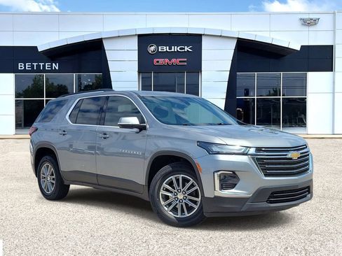 Used 2023 Chevrolet Traverse LT AWD/4WD image 1