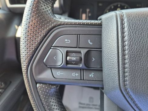 Used 2025 Toyota Tacoma SR AWD/4WD image 17