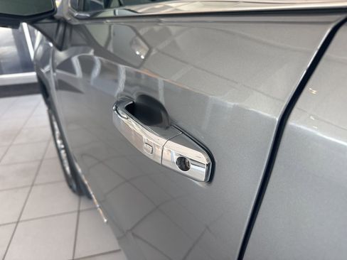 Used 2024 GMC Sierra 1500 SLT image 15