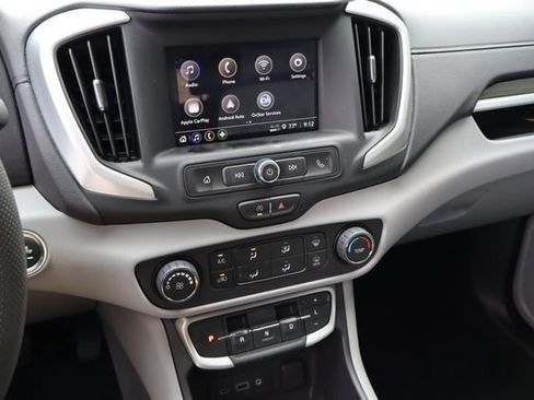Used 2024 GMC Terrain SLE AWD/4WD image 6