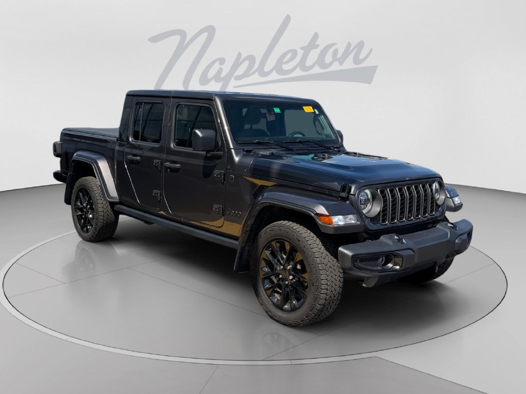 Used 2024 Jeep Gladiator Sport AWD/4WD image 8