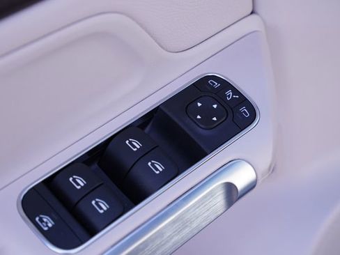 New 2026 Mercedes-Benz GLB 250 4MATIC image 19