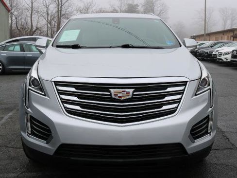 Used 2017 Cadillac XT5 FWD image 2