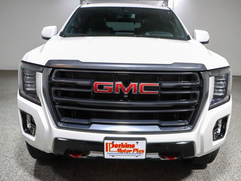 Used 2024 GMC Yukon AT4 w/ AT4 Premium Plus Package AWD/4WD image 4