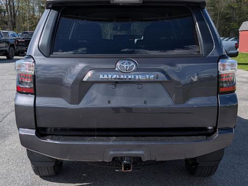 Used 2023 Toyota 4Runner SR5 AWD/4WD image 9