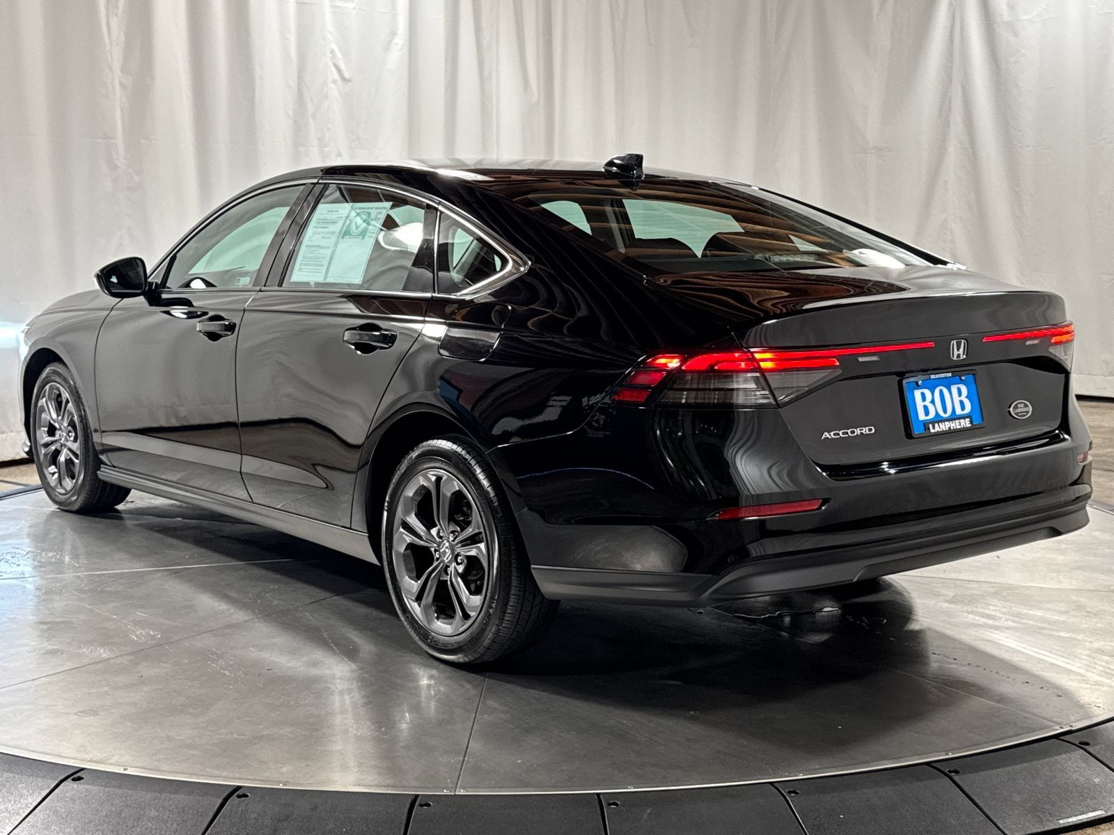 Used 2023 Honda Accord EX image 9