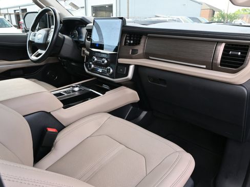 Certified 2024 Ford Expedition Limited RWD image 20