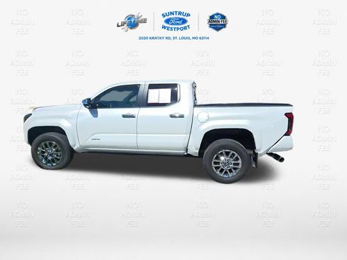 Used 2025 Toyota Tacoma Limited AWD/4WD image 22