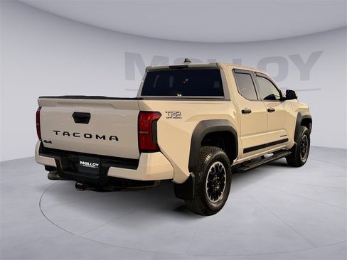 Certified 2025 Toyota Tacoma TRD Off-Road image 5