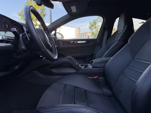 Used 2025 Porsche Cayenne GTS image 13