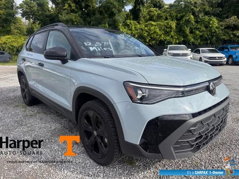 Used 2025 Volkswagen Taos SE AWD/4WD image 7