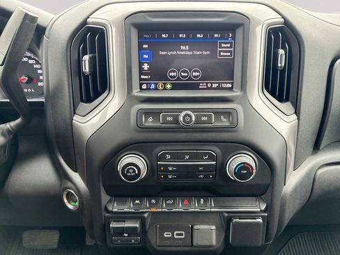 Certified 2023 Chevrolet Silverado 1500 Custom image 13