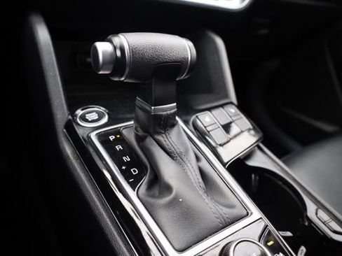 Used 2025 Kia Sportage EX image 31