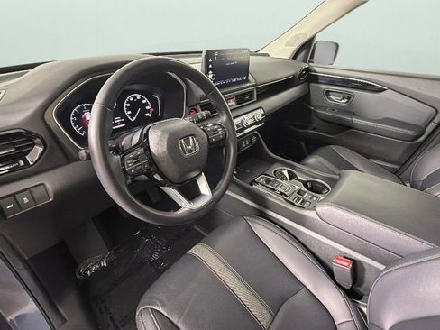 Used 2025 Honda Pilot Touring image 18