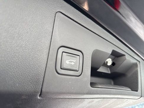 Used 2019 Cadillac XT5 Platinum image 8