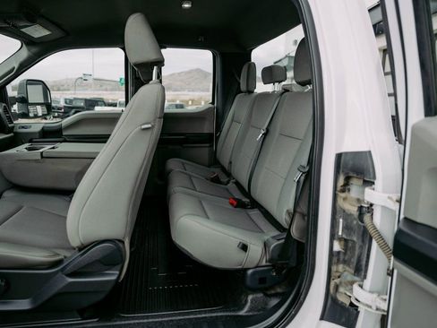 Used 2022 Ford F250 XL w/ Power Equipment Group image 10