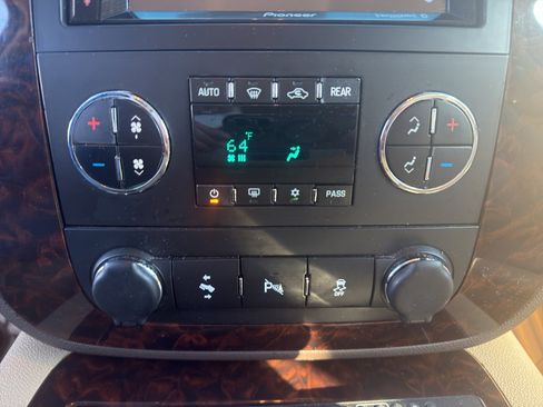 Used 2013 GMC Yukon XL SLT image 18