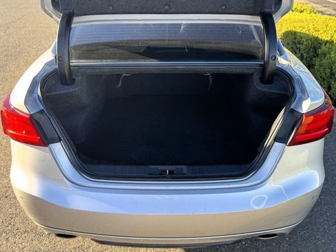 Used 2017 Nissan Maxima 3.5 SV FWD image 12