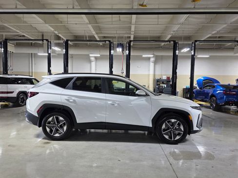 Certified 2025 Hyundai Tucson SEL FWD image 8