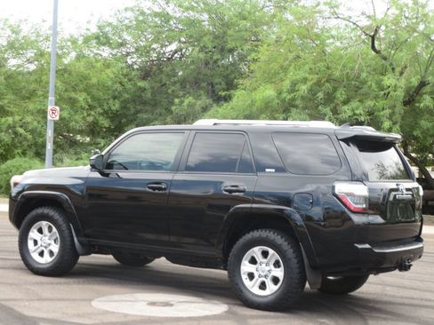 Used 2015 Toyota 4Runner SR5 AWD/4WD image 5