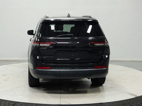 Used 2023 Jeep Grand Cherokee L Limited w/ Black Appearance Package AWD/4WD image 7