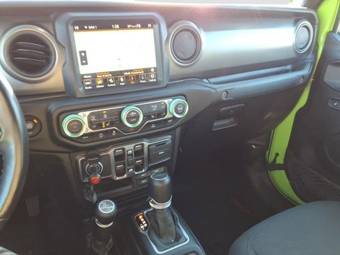 Used 2021 Jeep Gladiator Willys image 26