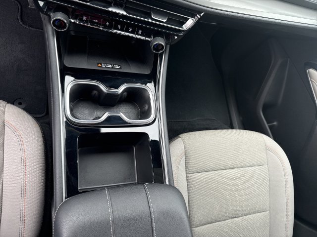 Certified 2026 Chevrolet Traverse LT w/ Driver Confidence Package FWD image 11