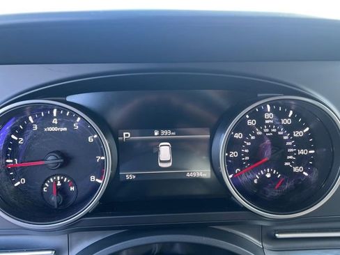 Certified 2024 Kia Carnival LX image 12