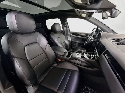 Certified 2023 Porsche Cayenne AWD/4WD image 27