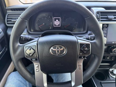Used 2021 Toyota 4Runner SR5 Premium w/ Moonroof Package AWD/4WD image 17