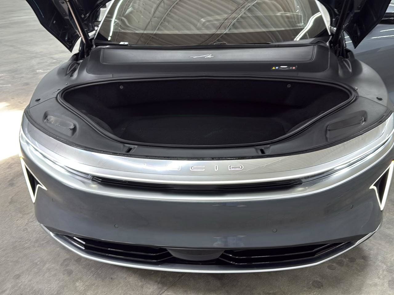 Used 2025 Lucid Air Touring AWD/4WD image 17