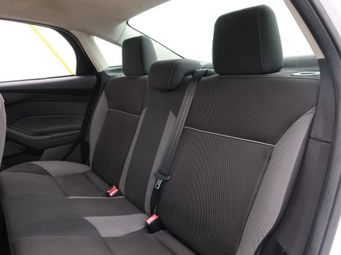 Used 2013 Ford Focus SE FWD image 28