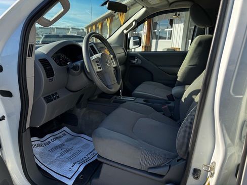 Used 2016 Nissan Frontier SV AWD/4WD image 17