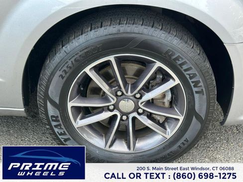 Used 2017 Dodge Grand Caravan SXT image 24