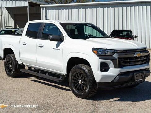 New 2024 Chevrolet Colorado LT w/ LT Convenience Package II image 3