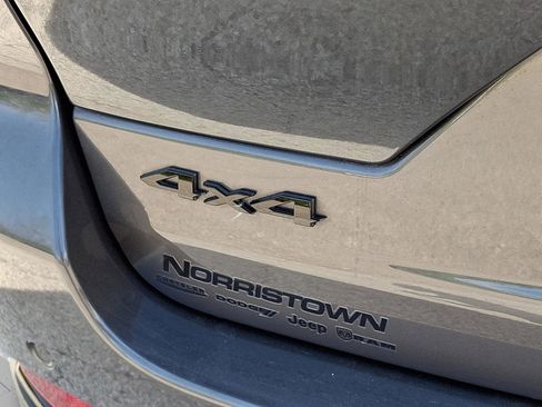 Certified 2023 Jeep Grand Cherokee Limited w/ Luxury Tech Group II image 34